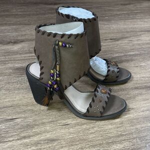 Very Volatile Women's 6 Boho Shell Brown Leather‎ Ankle Sandals Western Hippy